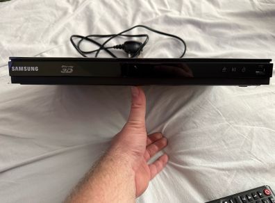Samsung BD-E5500 Blu-Ray Player (NO REMOTE)