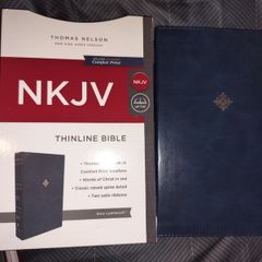 Holy Bible NKJV Thinline 9 Point Type Print Navy on3n3ss