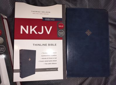Holy Bible NKJV Thinline 9 Point Type Print Navy on3n3ss