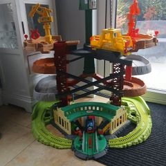Thomas and Friends Trains and Cranes Tower