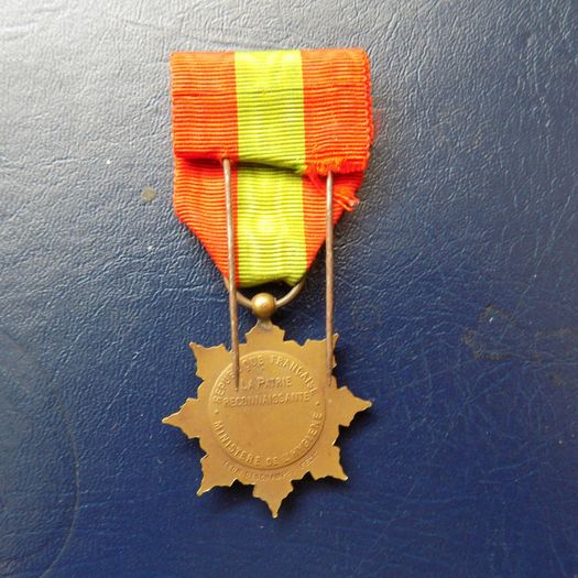 France.Family Medal in bronze.