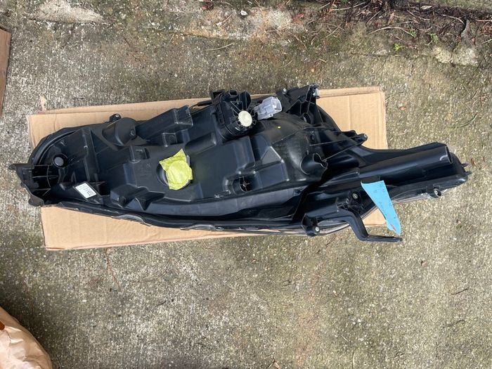 Headlight Toyota SIENTA Left