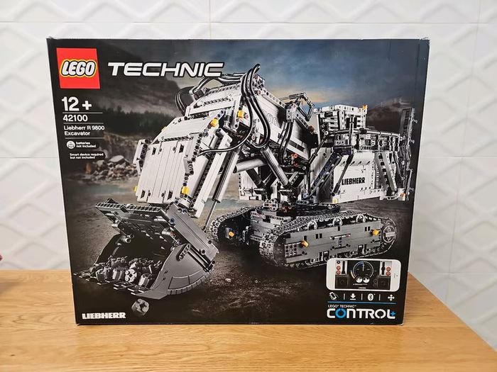 LEGO Technic Liebherr R 9800 Excavator Set 42100