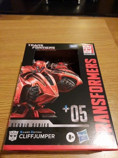 Transformers: Studio Series: Cliffjumper 5'' (Gamer Editon)