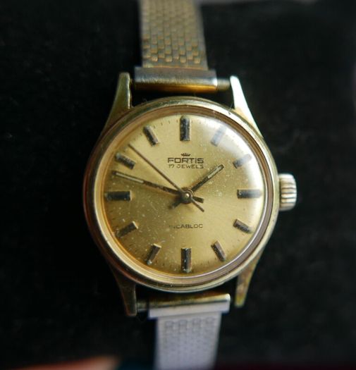 Vintage Fortis Gold Plated Wrist Watch Swiss 17 Jewel Incabloc Manual Wind Movement Swiss Made Wind up (works well and keeps time)
