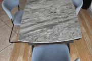 Dining table extendable