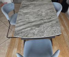 Dining table extendable