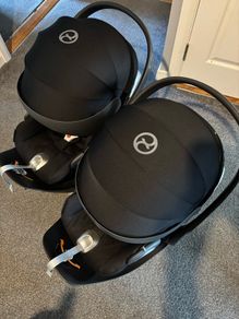 2 x cybex baby seats plus cybex isofix bases (price per set)