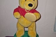 Vintage 1999 singing Winnie the Pooh - Fully working