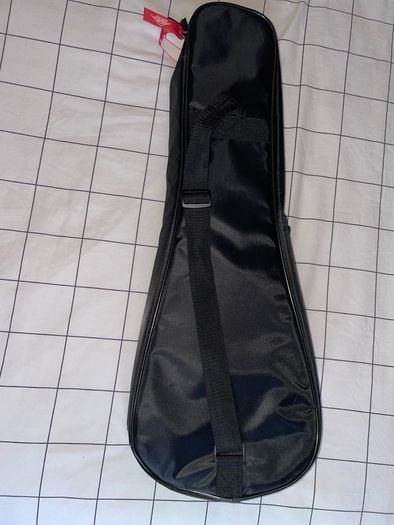 Ukelele Tiare Tanglewood with case like new