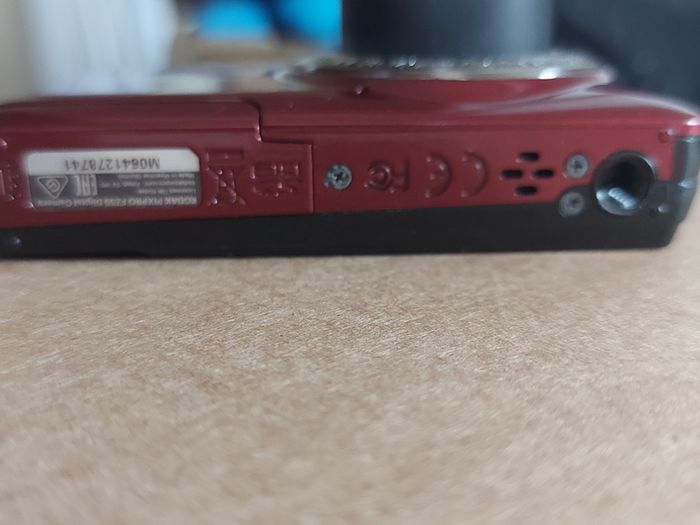 KODAK PIXPRO Digital Camera, Model FZ55, 16 megapixel, 5 x Zoom, in very good condition, but issue with Lens not retracting when turned off