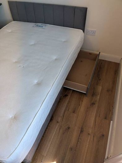 Double 4'6" Divan Bed with headboard and 2 drawers