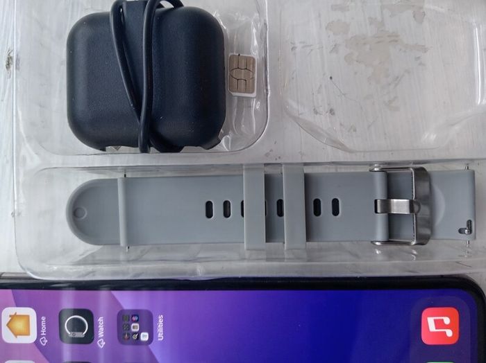 iphone Xs max and smartwatch