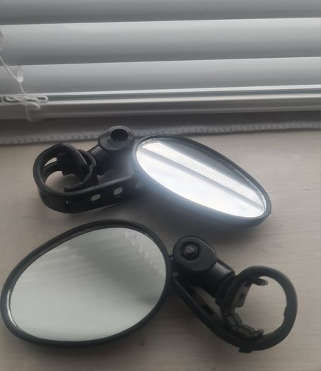 Bicycle or E-scooter mirrors and light