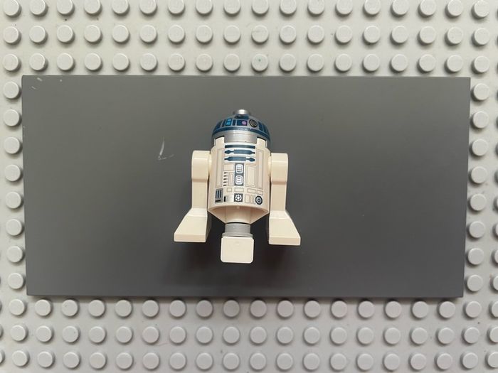 lego Star Wars sw1085 Astromech Droid, R2-D2 minifigure - Flat Silver Head, Dark Pink Dots and Large Receptor