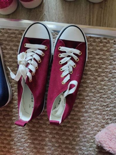 girls sneaker