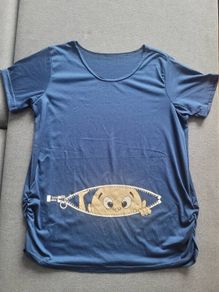Baby Peeking Maternity top - size M