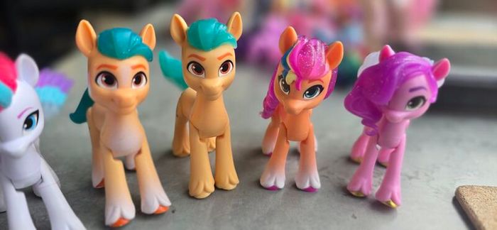 8 x Bundle, all different, Lot of New Generation Moulded 3 inch Figure Sparkle Glitter Hasbro Crystal Adventure MLP G5 My Little Pony
