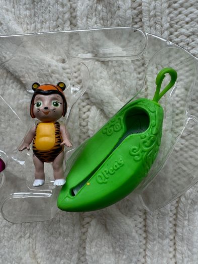QPeas  Animal Adventures Fun Toy single pack new the box is damaged Please look at the pictures
