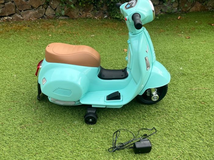 Vespa Electric kids ride on 7.2V Electric Scooter GPS Mini  -Needs new battery