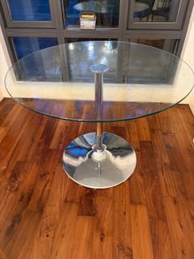 glass round table