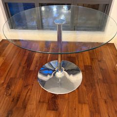 glass round table