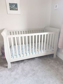 mama's and papas Mia sleigh cot bed