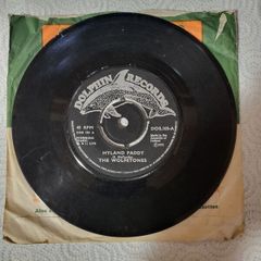 The Wolfe Tones Hyland Paddy Give Me Your Hand 1973 7 inch Single