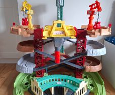 Thomas tank engine and Friends track and crane set