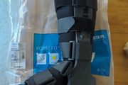 Free Form Fit Walker Boot Size S