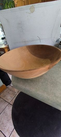 Vintage 11 inches in Di. 4 inches H. Wood Round Dough Bowl Primitive Farmhouse Kitchen Salad Serving