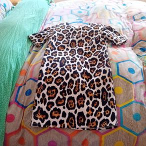 ladies dress. Brand new. River Island. Size 8. Leopard print
