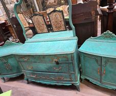 Set of Chest of Drawers with Mirror and 2 Lockers