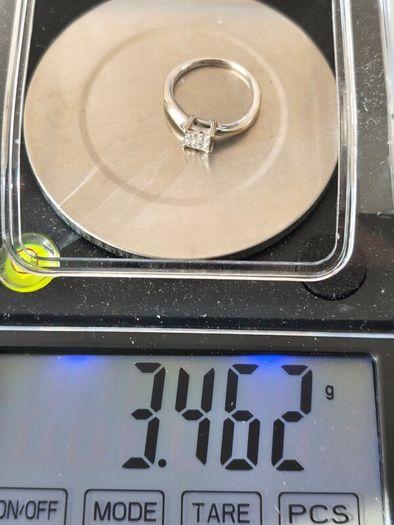 18k / ct Gold Ring Diamond