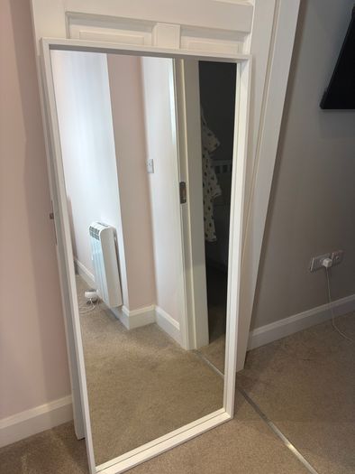 White Mirror