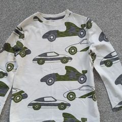 boy's top. Age 5/6