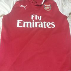 Arsenal 17/18 home shirt