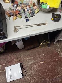 Candle snuffer