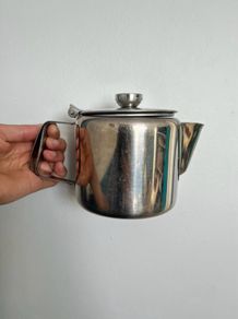 Stainless steel teapot