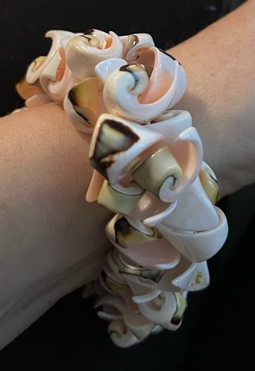 Mauritius shell bracelet