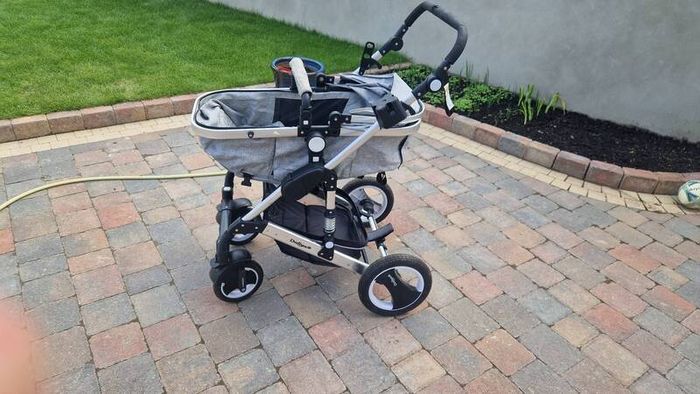 Pram 3 in 1 High quality. Perfect condition