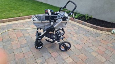 Pram 3 in 1 High quality. Perfect condition