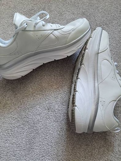 Skechers