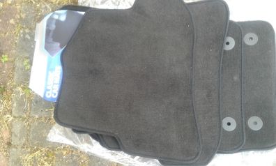 Audi A1 fitted mats 2018 new model used for a week, supplied  with lease car plus full safety breakdown emergency , first aid pack perfect for  european travel, winter, nite driving, might even suit taxi psv regulations for any taxi or hackney