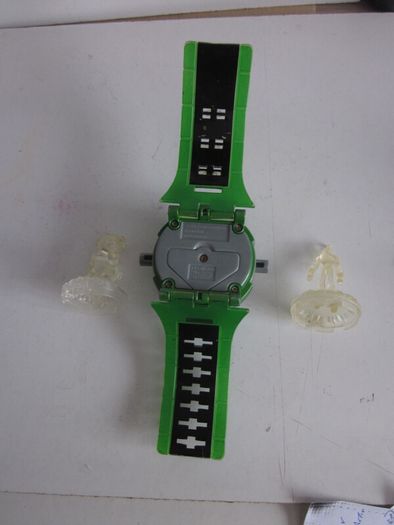 Ben 10 Ultimate Omnitrix Crystal Topper Watch Light/Sounds 2008