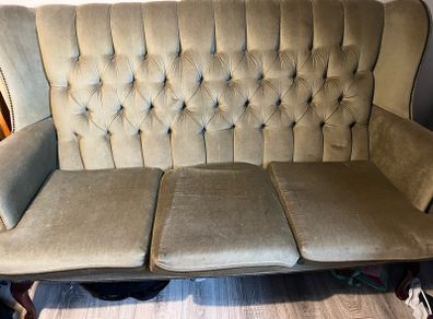 Queen Anne Couch