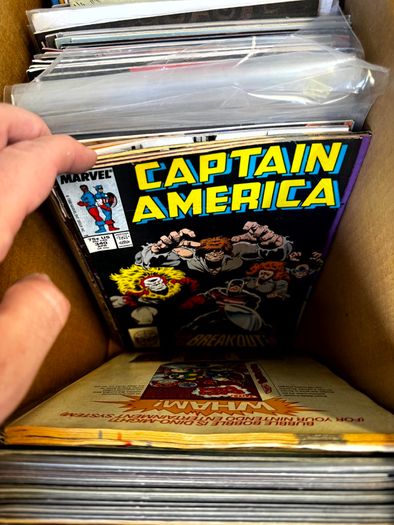 DC, Marvel Long Comic Box w 290 comics for Sale