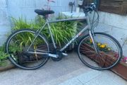 Giant escape 3 XL 23 inch frame 58cm 28 inch wheels 21 speed