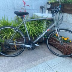 Giant escape 3 XL 23 inch frame 58cm 28 inch wheels 21 speed