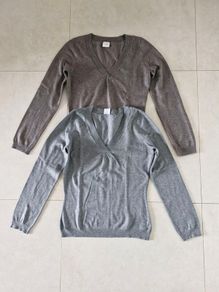 Two light v-neck jumpers from Camaieu grey & brown marl slim fit size. S/M